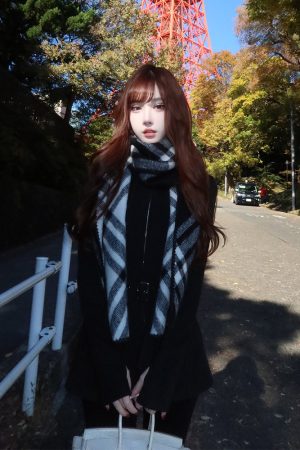 Elegant Slim Fit Woolen Coat for Women - Hepburn Style High-End Socialite Spring Outerwear, Flattering & Chic Fashion