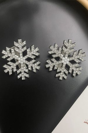 Elegant Snowflake Pearl Hair Clip for Women - High-End Autumn Winter Side Clip for Bangs, Sweet Small Hairpin Accessory