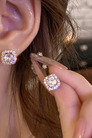 Elegant Square Diamond Inlaid Ear Studs - Shiny Silver Needle Earrings for Women, Trendy 2025 Commuting Style