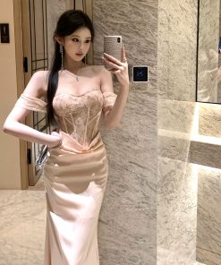 Elegant Strapless Evening Gown with Lace Splicing - High-End French-Style Light Luxury Dress for Banquet and Special Occasions