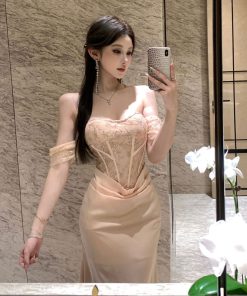 Elegant Strapless Evening Gown with Lace Splicing - High-End French-Style Light Luxury Dress for Banquet and Special Occasions