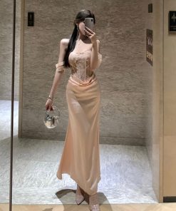 Elegant Strapless Evening Gown with Lace Splicing - High-End French-Style Light Luxury Dress for Banquet and Special Occasions