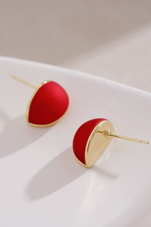 Elegant Tea-Colored Arc-Shaped Ear Studs, Retro French Hepburn Style Earrings, Unique High-End Design for Timeless Chic