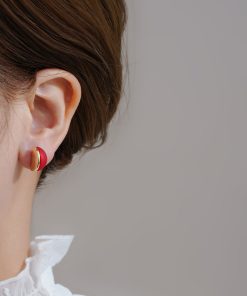 Elegant Tea-Colored Arc-Shaped Ear Studs, Retro French Hepburn Style Earrings, Unique High-End Design for Timeless Chic