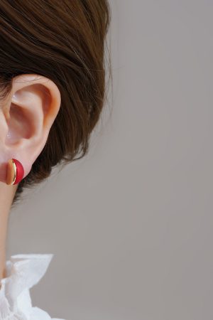 Elegant Tea-Colored Arc-Shaped Ear Studs, Retro French Hepburn Style Earrings, Unique High-End Design for Timeless Chic
