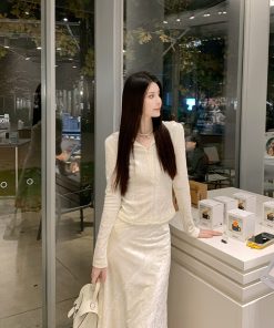 Elegant Velvet Sequin Mermaid Midi Skirt for Women, High-End Fit, Flattering Waist-Hip Ratio, Chic Evening Wear