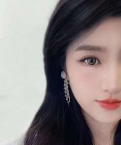 Elegant White Camellia Crystal Long Beaded Earrings for Women - Ethereal Light Luxury Incense Plate Ear Clips