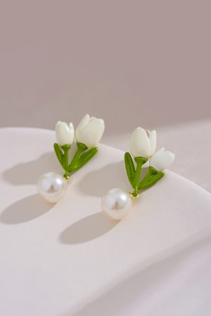 Elegant White Tulip Stud Earrings with Pearl Accents, High-End Floral Drop Earrings for Women, Tea-Themed Jewelry, Unique Design