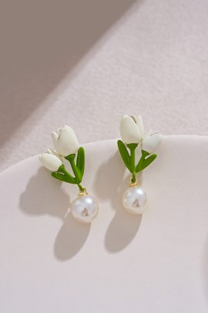 Elegant White Tulip Stud Earrings with Pearl Accents, High-End Floral Drop Earrings for Women, Tea-Themed Jewelry, Unique Design