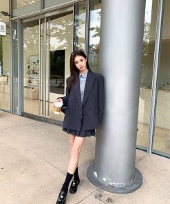 Elegant Women's College Style Blazer and Pleated Skirt Set - Classic Blazer with Chic Tailoring for a Timeless Look