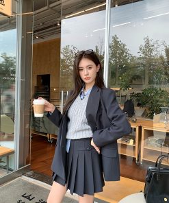 Elegant Women's College Style Blazer and Pleated Skirt Set - Classic Blazer with Chic Tailoring for a Timeless Look