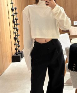 Elegant Women's Cropped Long Sleeve High-Neck T-Shirt - Loose Fit Inner Layer Shirt for a Chic, Slim Look