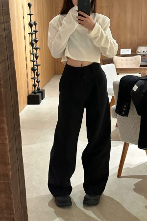 Elegant Women's Cropped Long Sleeve High-Neck T-Shirt - Loose Fit Inner Layer Shirt for a Chic, Slim Look