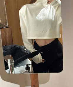 Elegant Women's Cropped Long Sleeve High-Neck T-Shirt - Loose Fit Inner Layer Shirt for a Chic, Slim Look