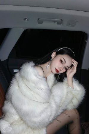 Elegant Women's Faux Fox Fur Coat with Stand Collar - Ice and Snow Beauty Rich Girl Style, Perfect for Winter Outerwear