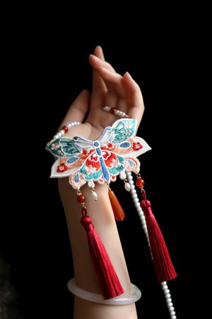 Embroidered Butterfly Tassel Necklace for Women - National Style Hanfu Accessories for Autumn & Winter, Ancient Qipao Jewelry