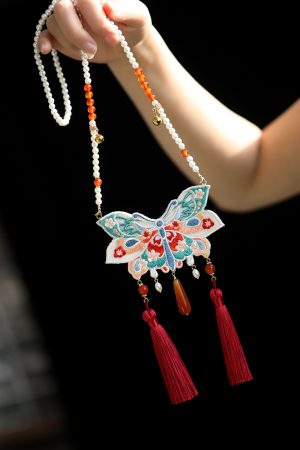 Embroidered Butterfly Tassel Necklace for Women - National Style Hanfu Accessories for Autumn & Winter, Ancient Qipao Jewelry