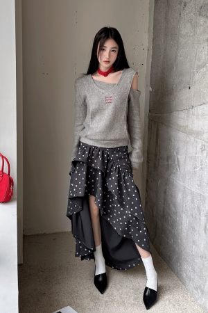 Embroidered Off-Shoulder Loose Long Sleeve Knit Sweater - Trendy Two-Piece Look, Cozy Fashion for Y2K and Korean Style Enthusiasts
