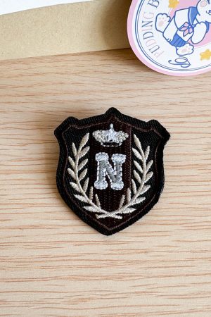 Embroidered Pudding Bear JK Uniform Brooch - British College Style Versatile Fashion Badge Suit Pin Accessory