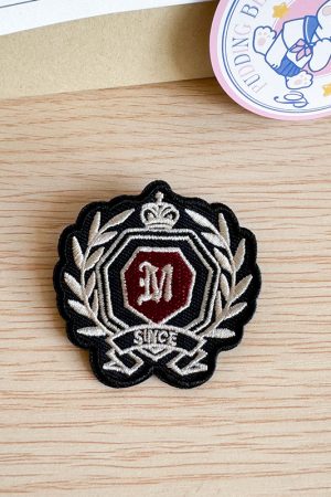 Embroidered Pudding Bear JK Uniform Brooch - British College Style Versatile Fashion Badge Suit Pin Accessory