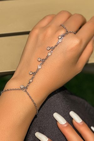 Ethnic Diamond Connecting Finger Bracelet - Beach Chain Imitation Pearl Metal Bracelet for a Chic European and American Style