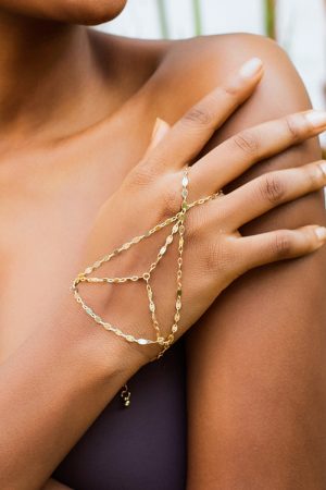 Ethnic Diamond Connecting Finger Bracelet - Beach Chain Imitation Pearl Metal Bracelet for a Chic European and American Style