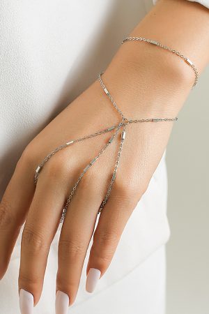 Ethnic Diamond Connecting Finger Bracelet - Beach Chain Imitation Pearl Metal Bracelet for a Chic European and American Style