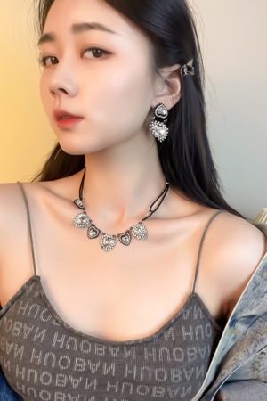 European American Punk Style Crystal Inlaid Black Silver Heart Necklace Clavicle Chain - Trendy Temperament Jewelry
