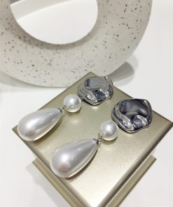European and American Socialite Style Slim Face Earrings with Uneven Water Drop Metal and Artificial Pearl Pendant Decoration