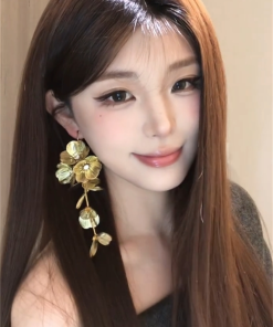 Exaggerated Gold Flower Tassel Earrings for Women - Unique High-End Light Luxury Ear Studs in Stunning Design