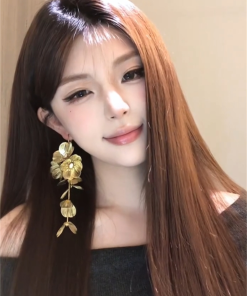 Exaggerated Gold Flower Tassel Earrings for Women - Unique High-End Light Luxury Ear Studs in Stunning Design