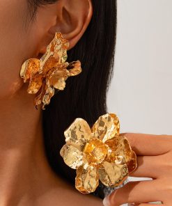Exaggerated Metal Flower Earrings - 3D Pleated Floral Design, European and American Fashion Statement Jewelry