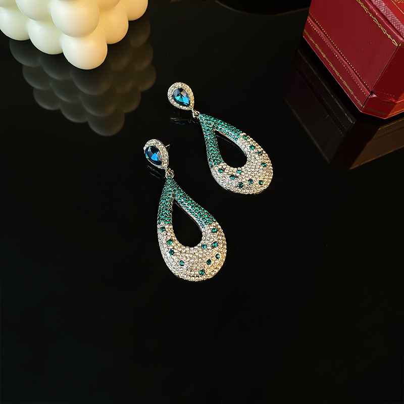 Exaggerated Pink and Green Two-Color Crystal Inlaid Silver-Plated Earrings for a Chic European American Style - Autumn/Winter 2025 Exaggerated Pink and Green Two-Color Crystal Inlaid Silver-Plated Earrings for a Chic European American Style - Autumn/Winter 2025