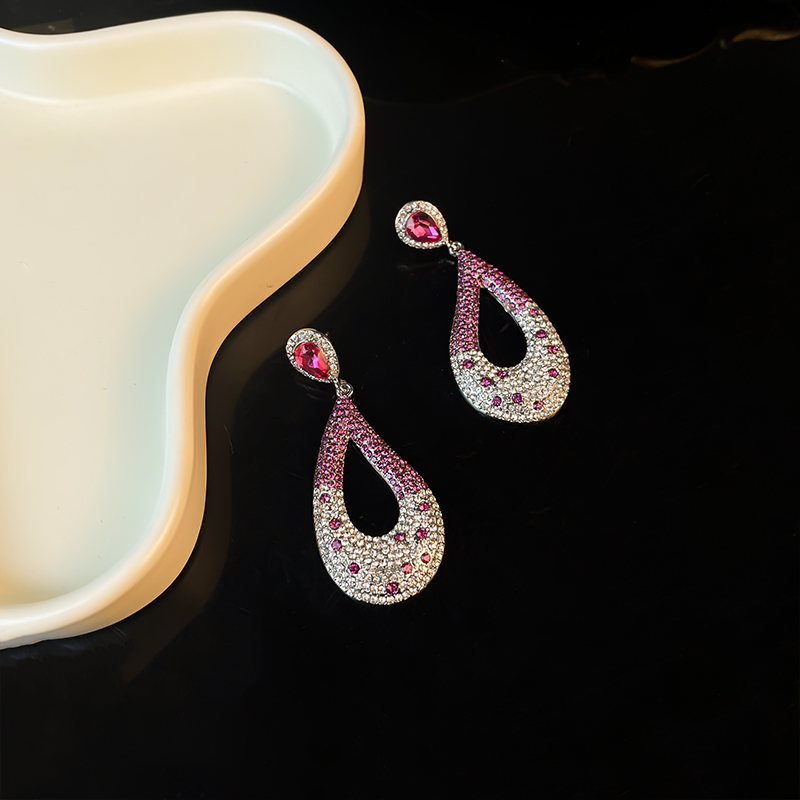 Exaggerated Pink and Green Two-Color Crystal Inlaid Silver-Plated Earrings for a Chic European American Style - Autumn/Winter 2025 Exaggerated Pink and Green Two-Color Crystal Inlaid Silver-Plated Earrings for a Chic European American Style - Autumn/Winter 2025