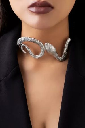Exaggerated Snake-Shaped Clavicle Chain Necklace â€“ Bold Metal Choker for Women, European & American Fashion Statement Jewelry