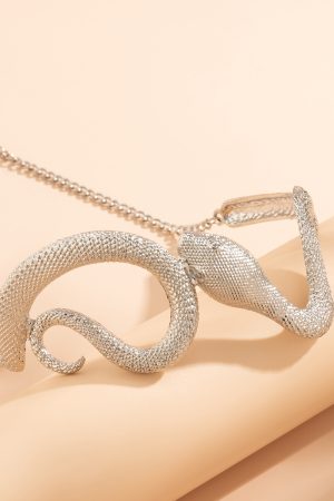 Exaggerated Snake-Shaped Clavicle Chain Necklace â€“ Bold Metal Choker for Women, European & American Fashion Statement Jewelry