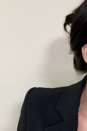 Exaggerated Street Style Plush Hoop Earrings - Minimalist High-End Studs for Autumn and Winter Fashion