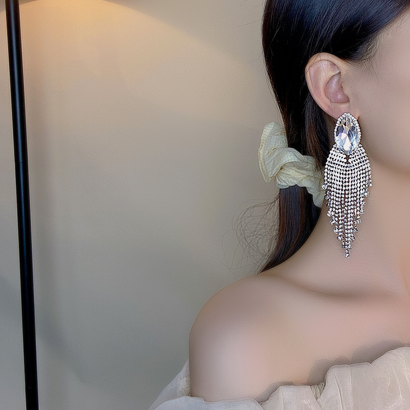 Exaggerated Tassel Earrings - Luxury Long Drop Design, Vintage European & American Style, Personalized Temperament Accessories Exaggerated Tassel Earrings - Luxury Long Drop Design, Vintage European & American Style, Personalized Temperament Accessories