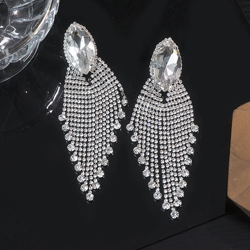 Exaggerated Tassel Earrings - Luxury Long Drop Design, Vintage European & American Style, Personalized Temperament Accessories Exaggerated Tassel Earrings - Luxury Long Drop Design, Vintage European & American Style, Personalized Temperament Accessories