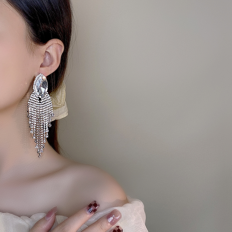 Exaggerated Tassel Earrings - Luxury Long Drop Design, Vintage European & American Style, Personalized Temperament Accessories Exaggerated Tassel Earrings - Luxury Long Drop Design, Vintage European & American Style, Personalized Temperament Accessories