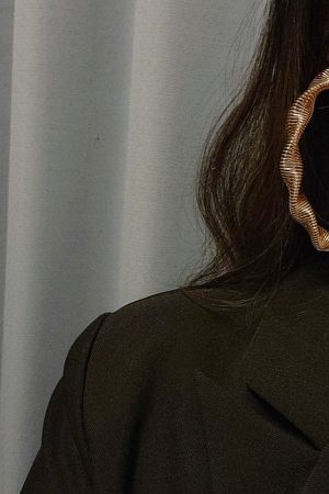 Exaggerated Twisted Hoop Earrings for Women, Minimalist High-End Design, Fashionable European and American Style