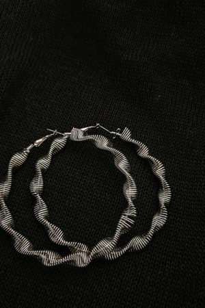 Exaggerated Twisted Hoop Earrings for Women, Minimalist High-End Design, Fashionable European and American Style