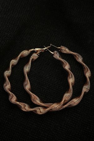 Exaggerated Twisted Hoop Earrings for Women, Minimalist High-End Design, Fashionable European and American Style