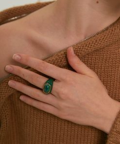 Exaggerated White Shell Ring with Peacock Stone - Chic European American Style, Simple Versatile Fashion Accessory