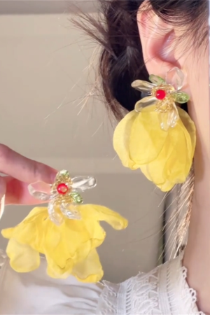 Exaggerated Yellow Flower Stud Earrings - Qi Wei Style, Unique Personality Jewelry for Vacation and Travel 2025
