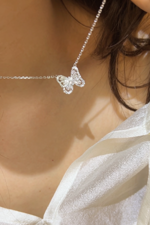 Exquisite 925 Sterling Silver Three-Dimensional Butterfly Necklace and Diamond Inlaid Earrings Set - Light Luxury Jewelry