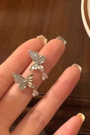 Exquisite Butterfly Clip-On Earrings - Lightweight Luxury Studs for Women, Trendy 2025 Influencer Style Drop Jewelry