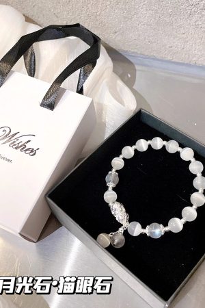 Exquisite Cat's Eye Stone Pixiu Bracelet for Women, High-End Minimalist Bangle, Versatile Fashionable Best Friend Accessory