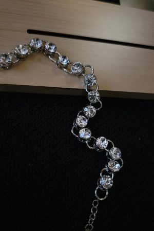 Exquisite Diamond-Studded Minimalist Bracelet for Women - Light Luxury Hand Accessories, Elegant Niche Fashion Jewelry