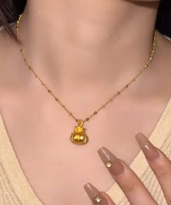 Exquisite Gold-Plated Pumpkin Coin Purse Necklace - Retro Chinese-Style Clavicle Chain for Women, High-End Fashion Accessory